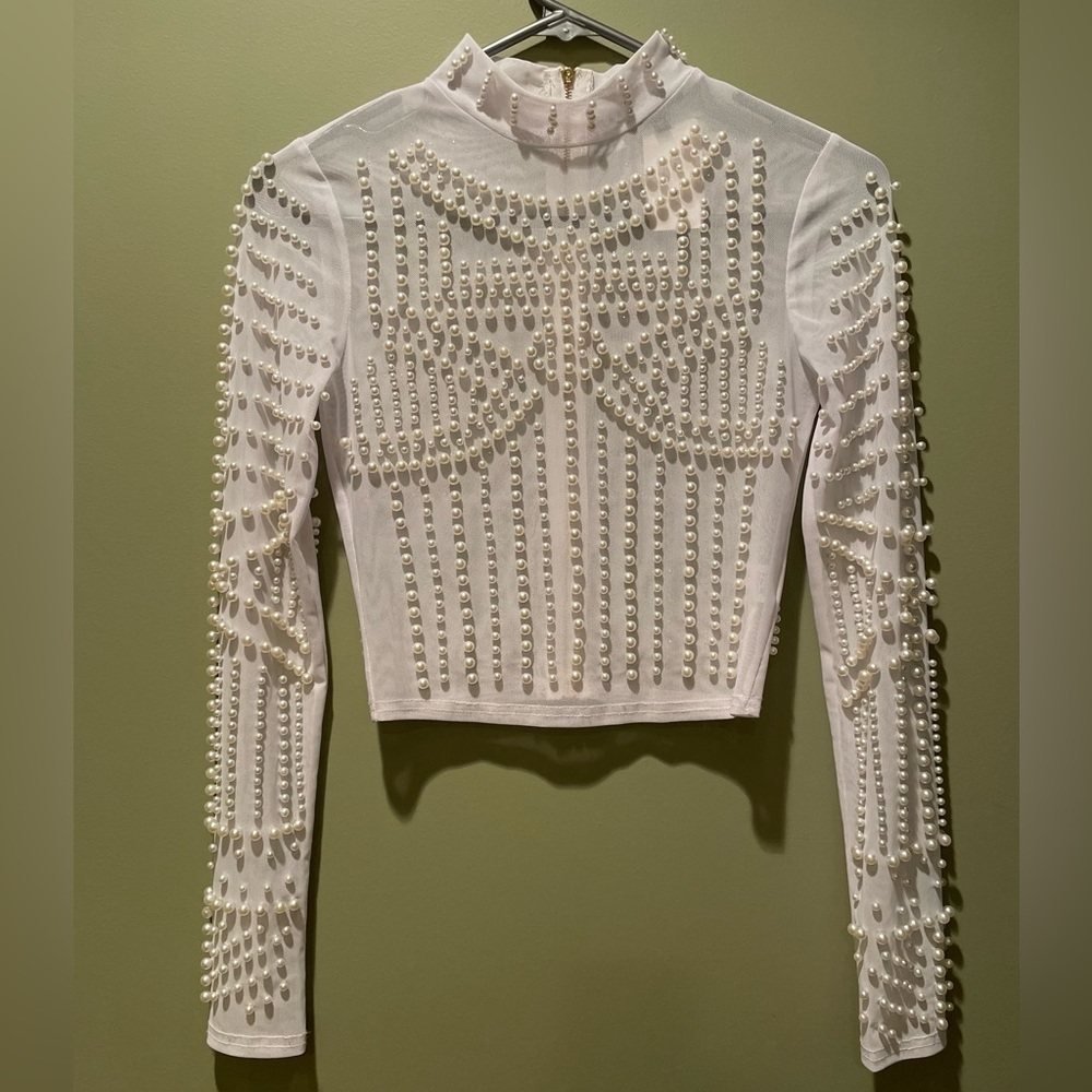 Top Chic Pearl Mesh Mock Size Small